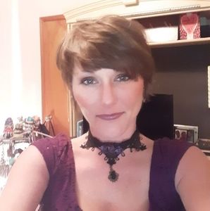 Meet your Posher, Leslie